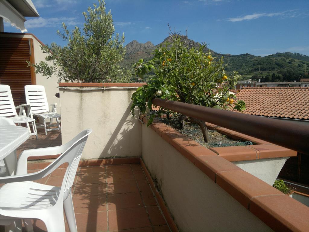 Porto Azzuro Apartment 6 Beds Porto Azzurro Exterior photo